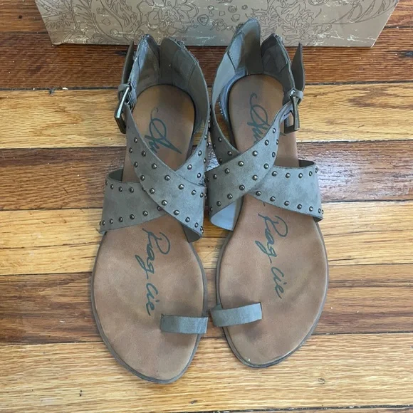 American Rag sandals - Picture 4 of 4